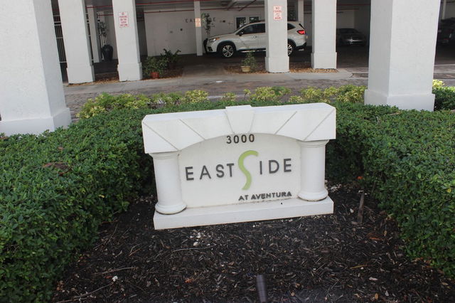 East Side at Aventura  photo 2